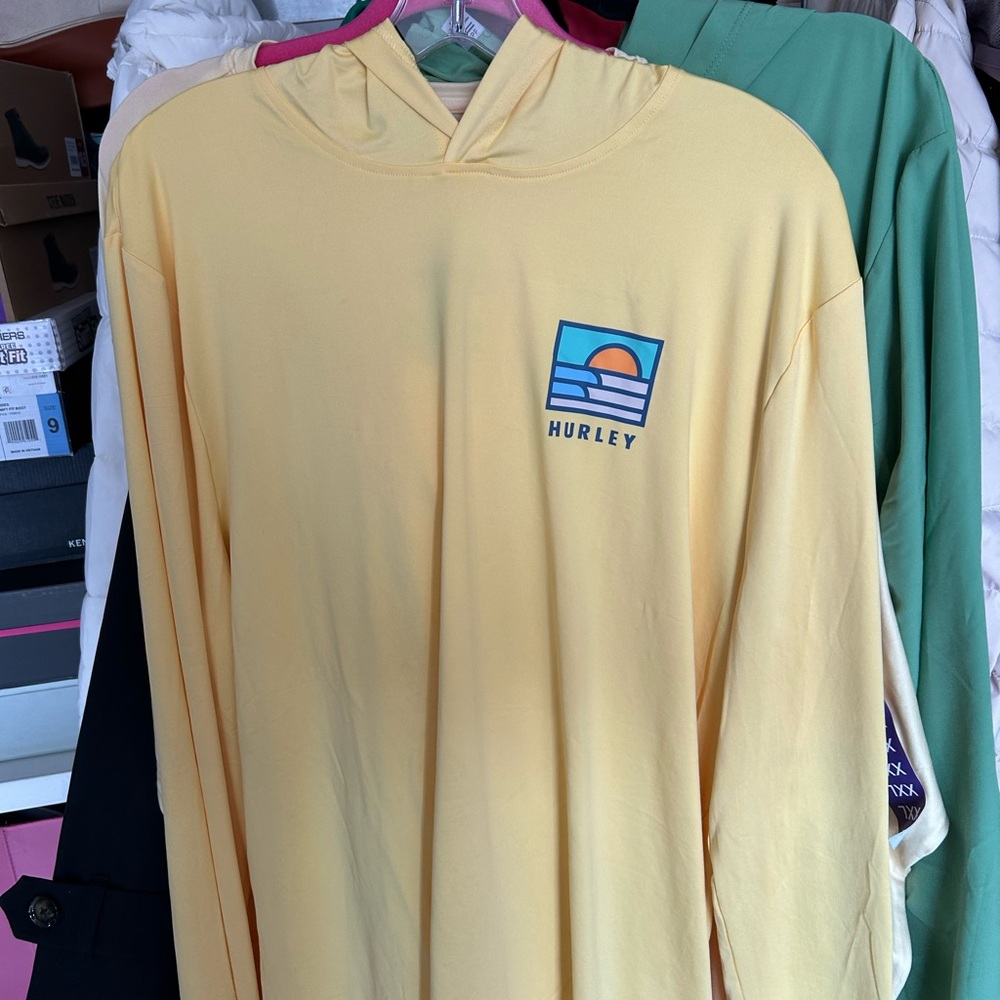 Men’s callout spot on back Hurley Pale Yellow Sun & Wave Logo Hoodie